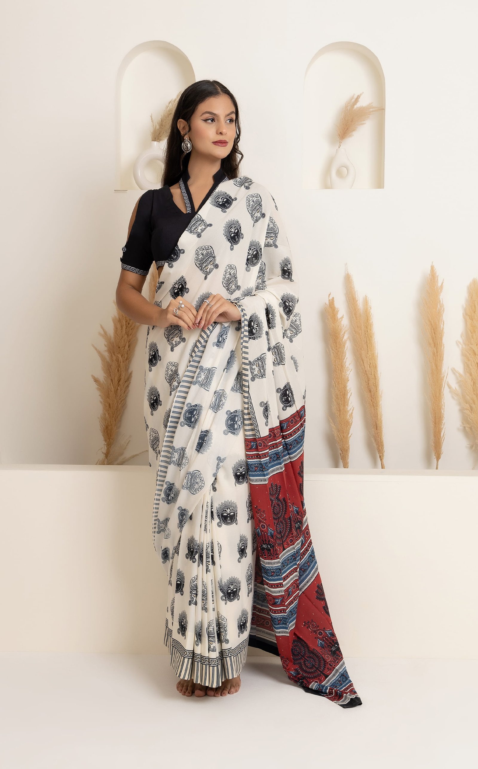 Blanc Rouge Tribal Saree