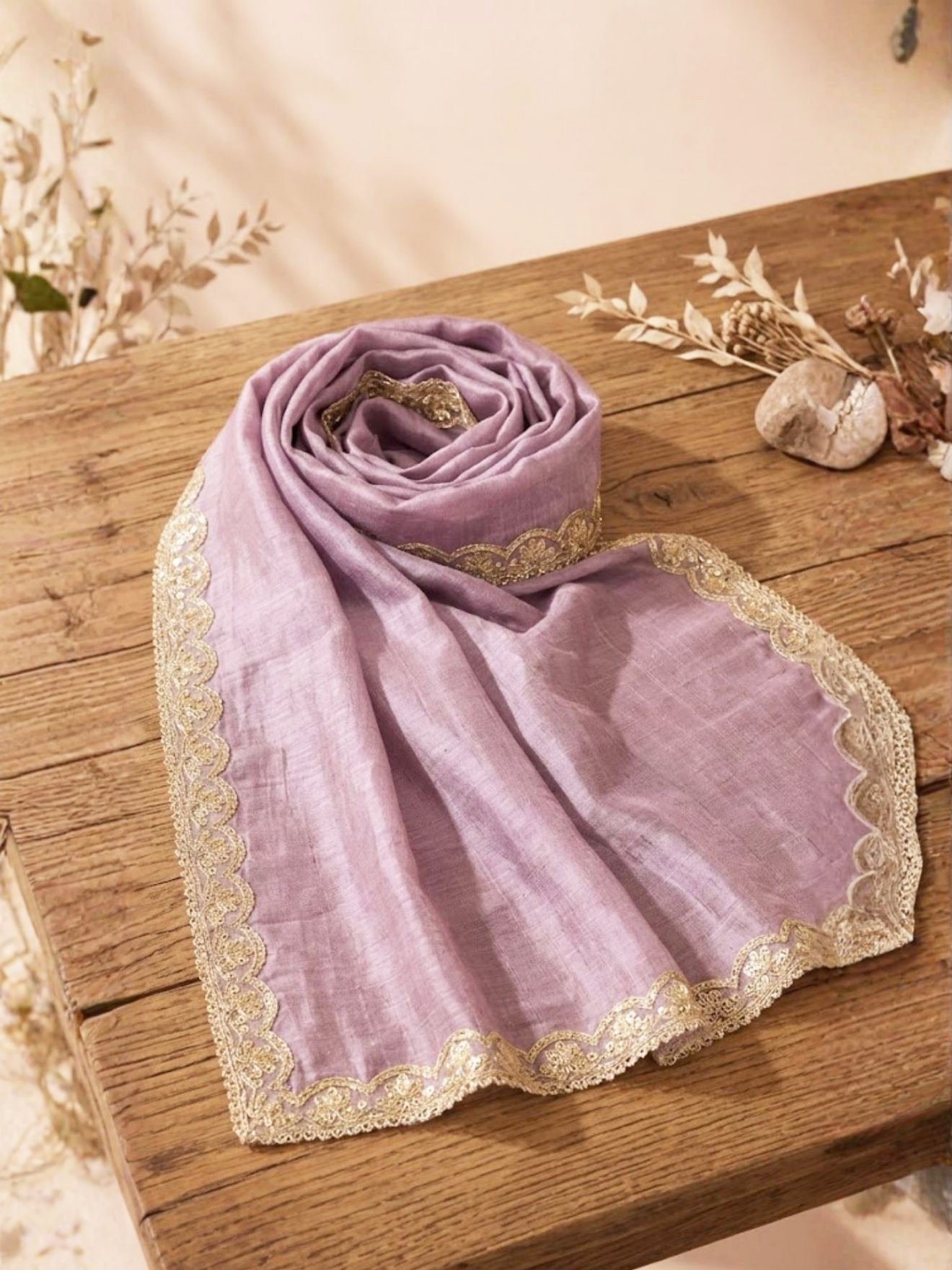 Misty Mauve Lumière Stole